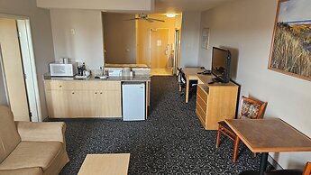 Lighthouse Suites Inn