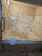 Lighthouse Suites Inn