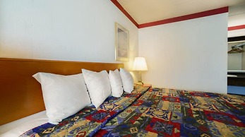 Loyalty Inn Maryville