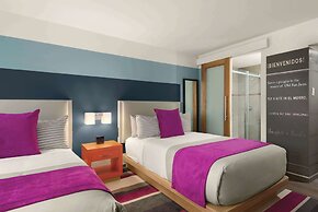 TRYP by Wyndham Isla Verde