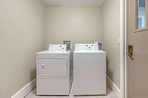 Best Western Plus Grand Manor Inn