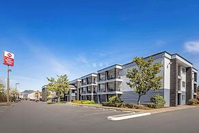 Best Western Plus Grand Manor Inn