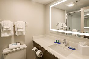 Holiday Inn Express Milwaukee-West Medical Center by IHG