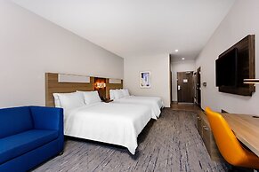 Holiday Inn Express & Suites Tampa Stadium – Airport Area, an IHG Hote