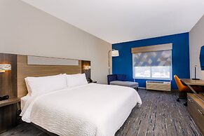 Holiday Inn Express & Suites Tampa Stadium – Airport Area, an IHG Hote