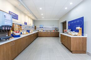 Holiday Inn Express & Suites Tampa Stadium – Airport Area by IHG