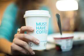 Holiday Inn Express & Suites Tampa Stadium – Airport Area by IHG