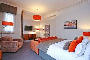 The Belmont Hotel