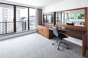 DoubleTree by Hilton Hotel & Suites Victoria