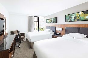 DoubleTree by Hilton Hotel & Suites Victoria