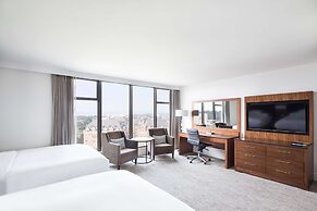 DoubleTree by Hilton Hotel & Suites Victoria