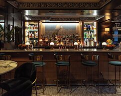 DoubleTree by Hilton Hotel & Suites Victoria