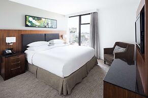 DoubleTree by Hilton Hotel & Suites Victoria