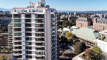 DoubleTree by Hilton Hotel & Suites Victoria