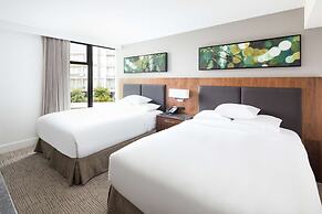 DoubleTree by Hilton Hotel & Suites Victoria