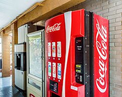 Econo Lodge Inn & Suites Eagle Pass