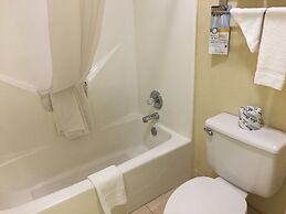 Econo Lodge Inn & Suites Eagle Pass