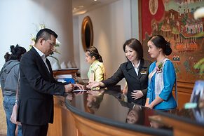 Montien Riverside Hotel Bangkok