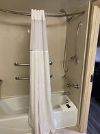 Wingate by Wyndham Springfield