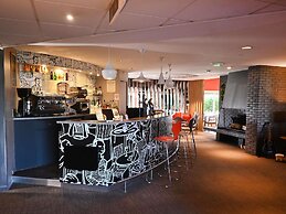 ibis Laval Le Relais d'Armor
