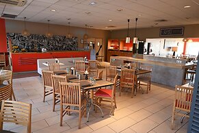 ibis Laval Le Relais d'Armor