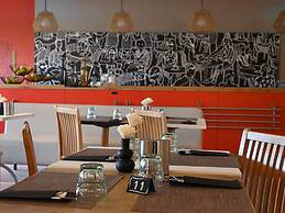 ibis Laval Le Relais d'Armor