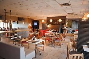 ibis Laval Le Relais d'Armor
