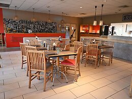 ibis Laval Le Relais d'Armor