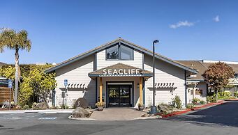 Seacliff Inn Aptos, Tapestry Collection by Hilton