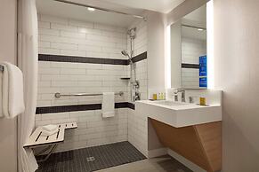 DoubleTree by Hilton Canton Downtown