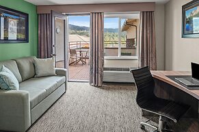 Yosemite Southgate Hotel & Suites