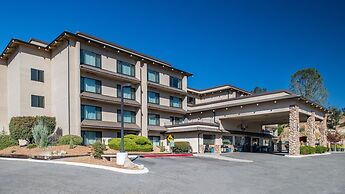 Yosemite Southgate Hotel & Suites