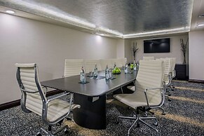 Fort Pontchartrain Detroit, a Wyndham Hotel