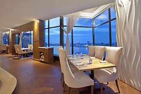 Fort Pontchartrain Detroit, a Wyndham Hotel