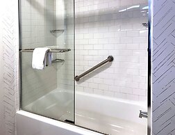 Fort Pontchartrain Detroit, a Wyndham Hotel