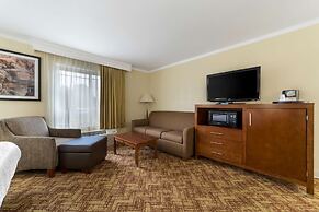 Best Western Plus Northwoods Inn