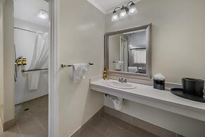 Best Western Plus Northwoods Inn