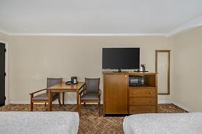 Best Western Plus Northwoods Inn