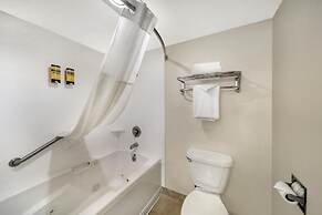 Best Western Plus Northwoods Inn