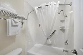 Best Western Plus Northwoods Inn