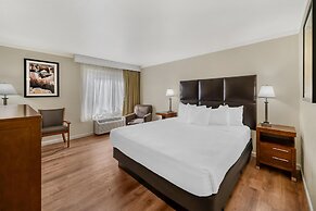 Best Western Plus Northwoods Inn