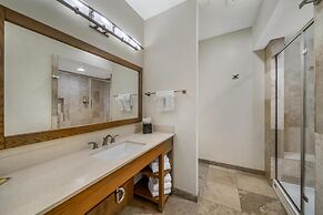 Best Western Plus Northwoods Inn