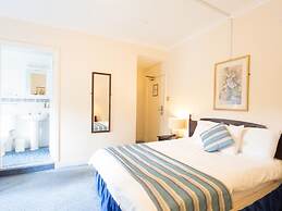 The Devil's Punchbowl Hotel