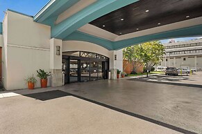 Airport Honolulu Hotel, Trademark Collection by Wyndham