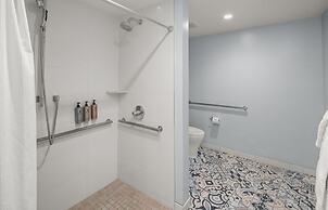 Paradise Point Resort & Spa