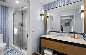 Paradise Point Resort & Spa