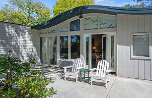 Paradise Point Resort & Spa