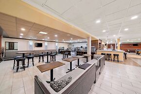 Clarion Inn & Suites and Convention Center