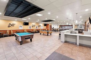 Clarion Inn & Suites and Convention Center