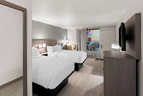 Clarion Inn & Suites and Convention Center